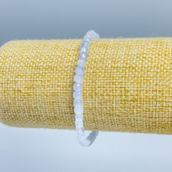 Bracelet of Agate (Blue Chalcedony) Faceted Cubes, 4x4 mm, 18 cm length (stretch)