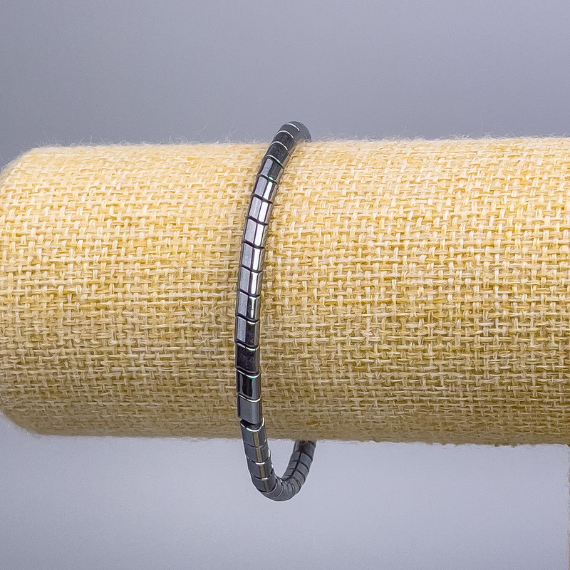 Hematite Zigzag Bracelet, 4×4 mm diameter, 18 cm length (stretch)