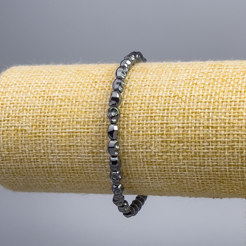 Hematite Skull Bracelet, diameter 5×6×5 mm, length 18 cm (Stretch)