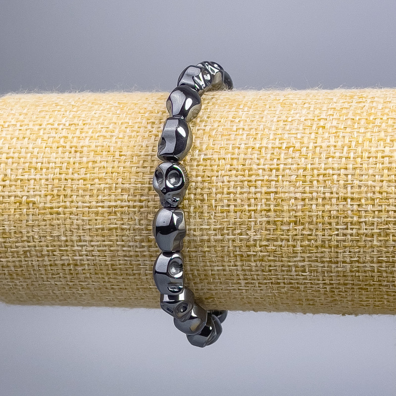 Hematite Skull Bracelet, diameter 8x10x7, 5 mm ±, length 18 cm (stretch)