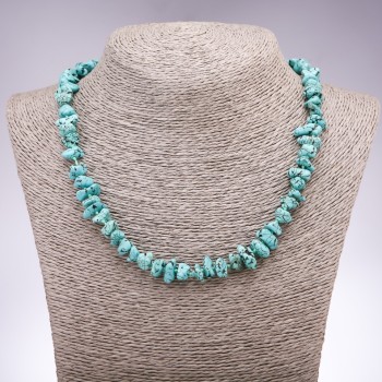 Necklace with natural turquoise chips (imitation Howlite), 8-12 mm diameter, 48 cm length