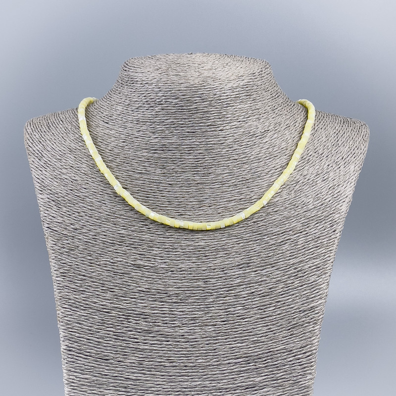 Necklace-choker made of light lemon-colored mother-of-pearl