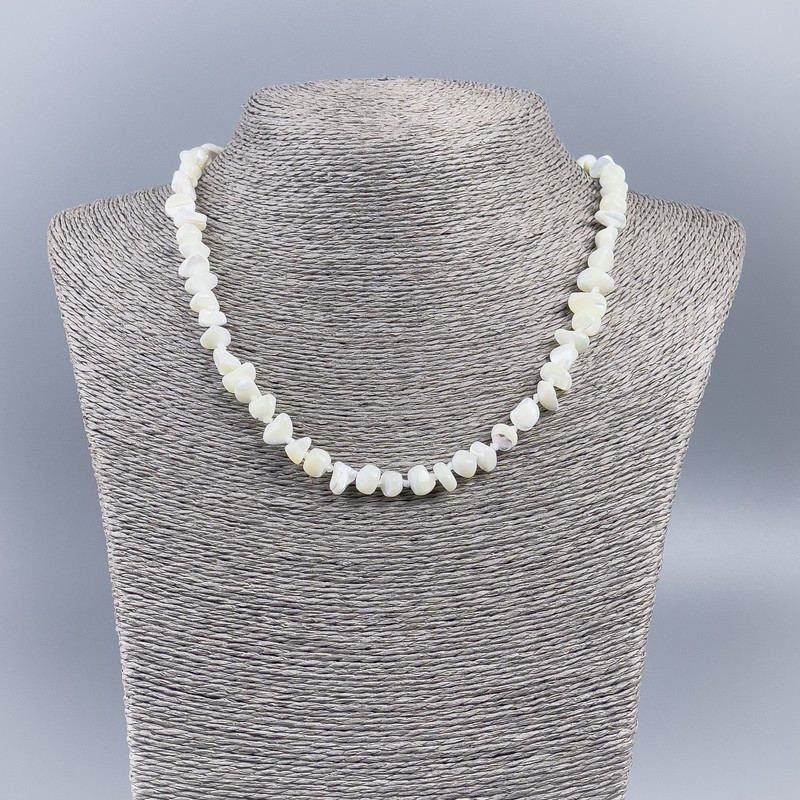 Natural Mother-of-Pearl Necklace (tone ) white chips, diameter 8-10 mm, length 50 cm