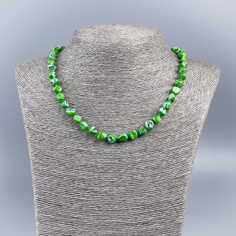 Natural mother-of-pearl necklace (tone ) green, round bead, diameter 8 mm, length 48 cm