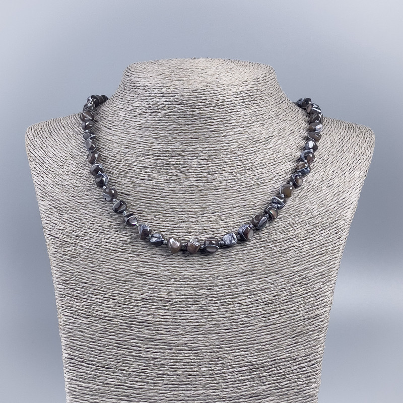 Natural Mother-of-Pearl Necklace in Mocha Tone, Round Beads, 8 mm Diameter, 48 cm Length