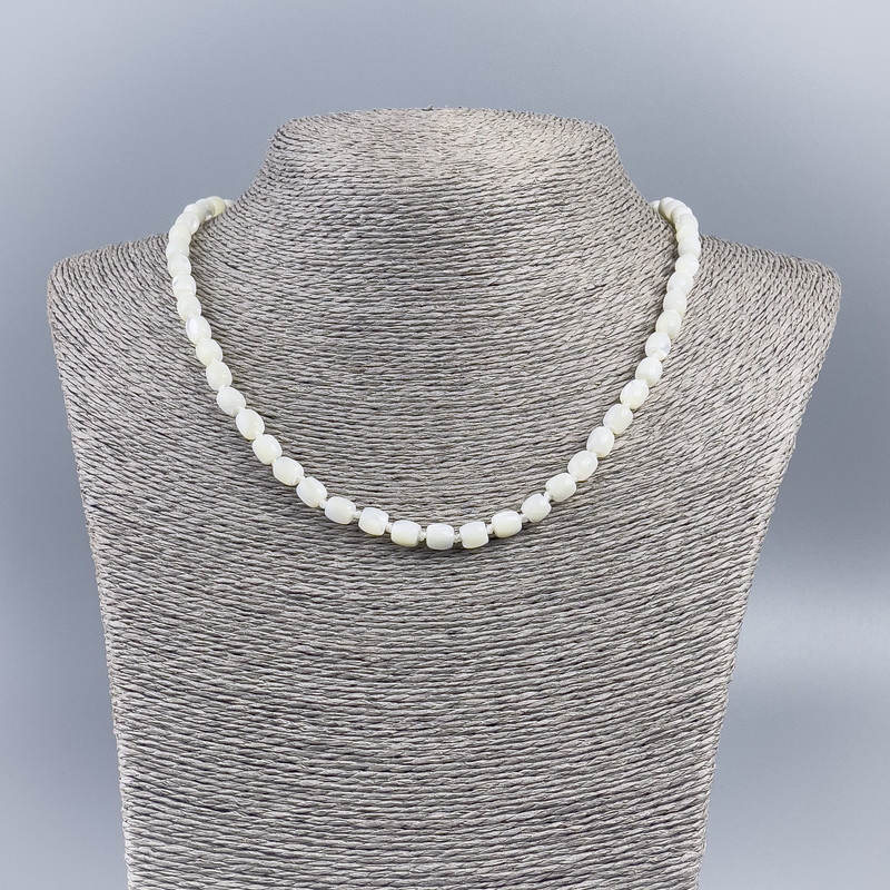 Necklace with natural white mother-of-pearl barrel rondelle beads, 6x6 mm diameter, length 48 cm