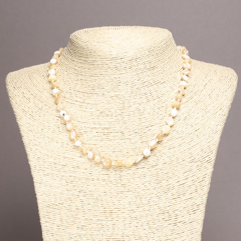 Beige natural mother-of-pearl necklace with round faceting, diameter 7×5 mm, length 45 cm