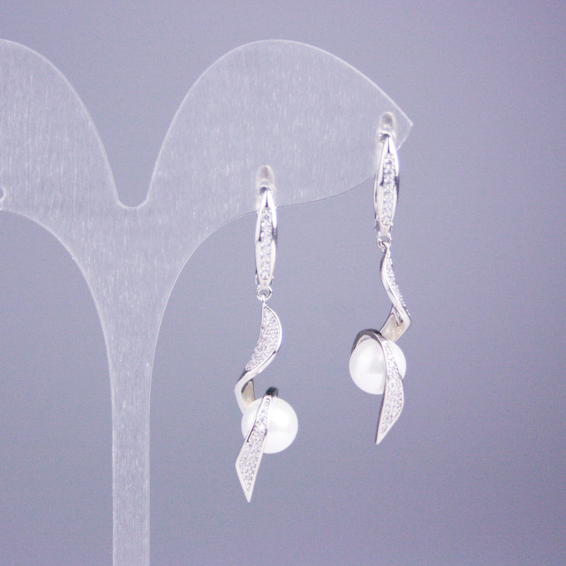 Xuping Rhodium-plated Earrings with White Crystals and Majorca Pearls 44x10 mm+