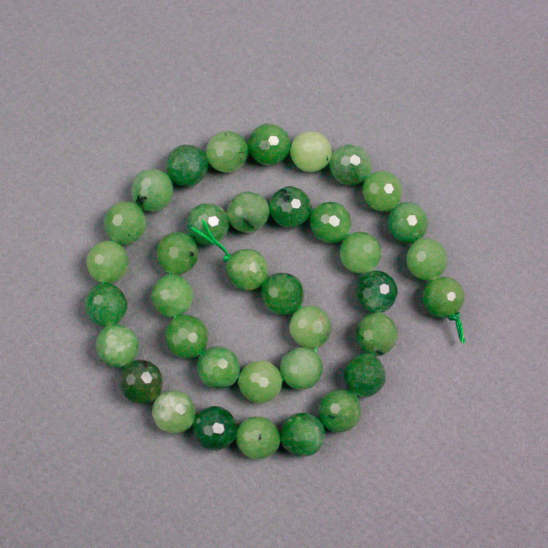 Canadian jadeite beads on thread, natural stone, faceted bead, diameter 10 mm, length 37 cm