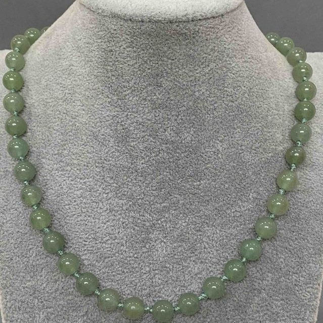 Nephrite Necklace with Smooth Beads, 8.5 mm diameter, 46 cm length