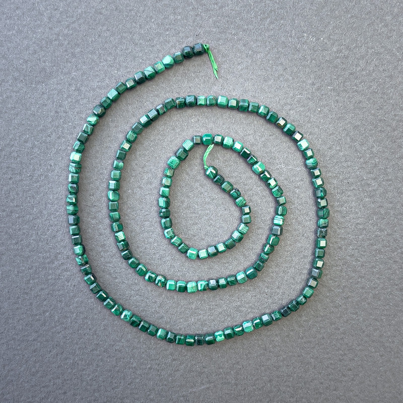 Malachite Beads on Thread, Natural Stone, Cube Beads, Diameter 2.5×2.5 mm, Length 40 cm