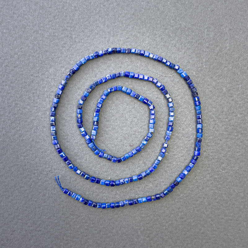Lapis lazuli cube beads on thread, natural stone, diameter 2x2 mm, length 39 cm