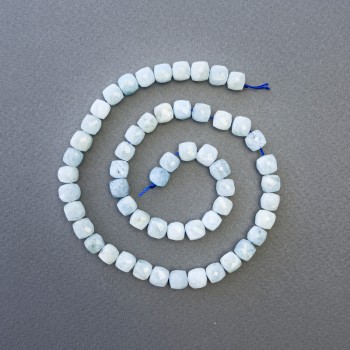 Aquamarine beads, natural stone, faceted cubes, 7x7 mm diameter, 39 cm length on thread