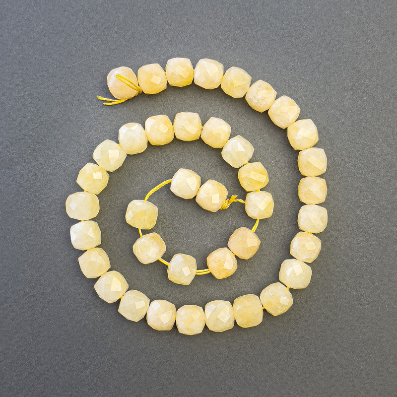 Citrine Beads, Natural Stone, Faceted Cube, 9x9 mm, 39 cm long ± on thread