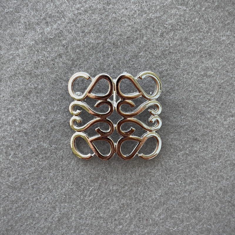 Accent Brooch Silver Metal 40x40mm +