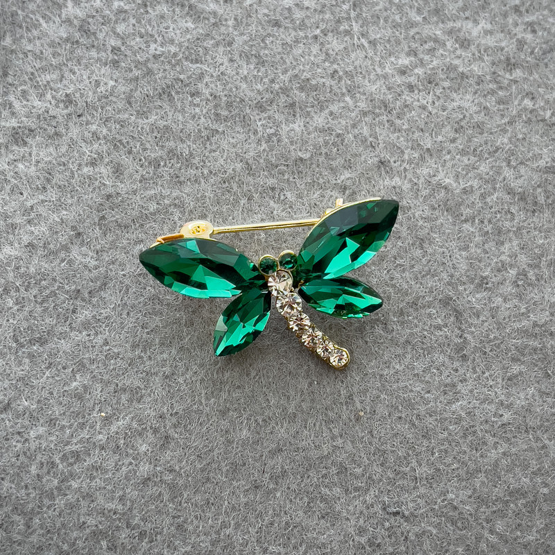 Butterfly Brooch with Green and White Crystals on Gold-Tone Metal 20x28 mm+