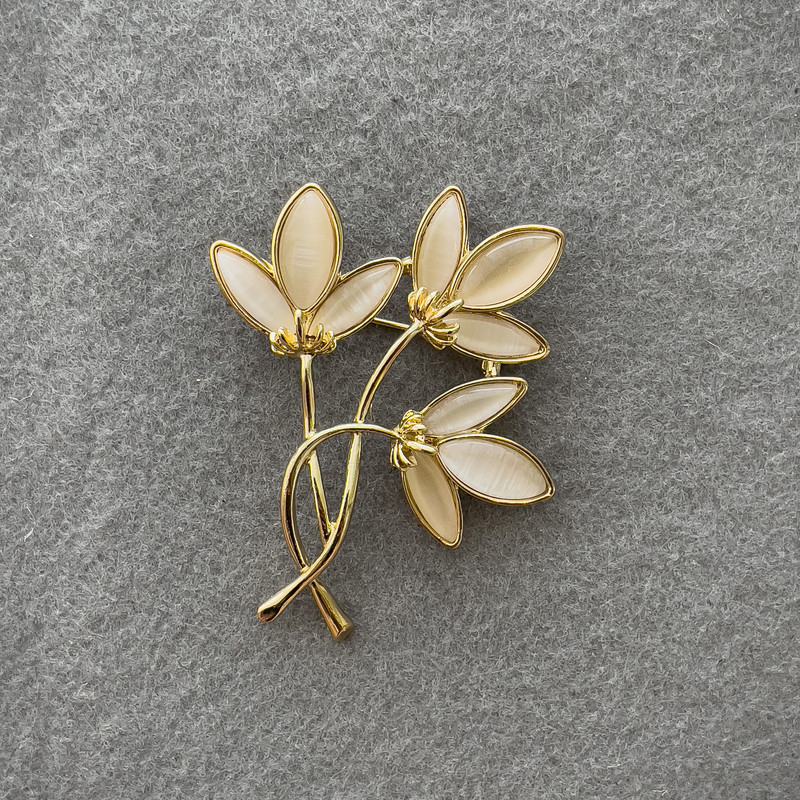 Flower Brooch with White Cat's Eye in Golden Metal, 58x49 mm+