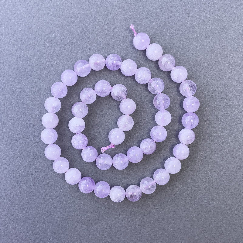Lavender Amethyst Beads, Natural Stone, Smooth Round Bead, Diameter 8.5 mm, Length 39 cm