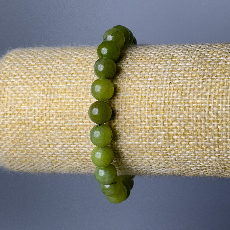 Jadeite Bracelet, Canadian natural jadeite, smooth beads, diameter 8.5 mm, length 18 cm (stretch)