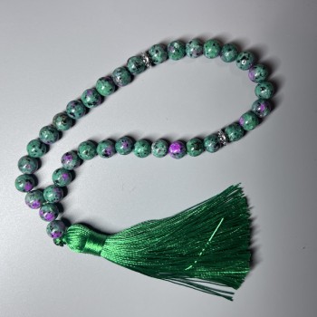 Mala beads of natural zoisite, smooth round beads, 8 mm diameter, 33 beads, with metal inlays