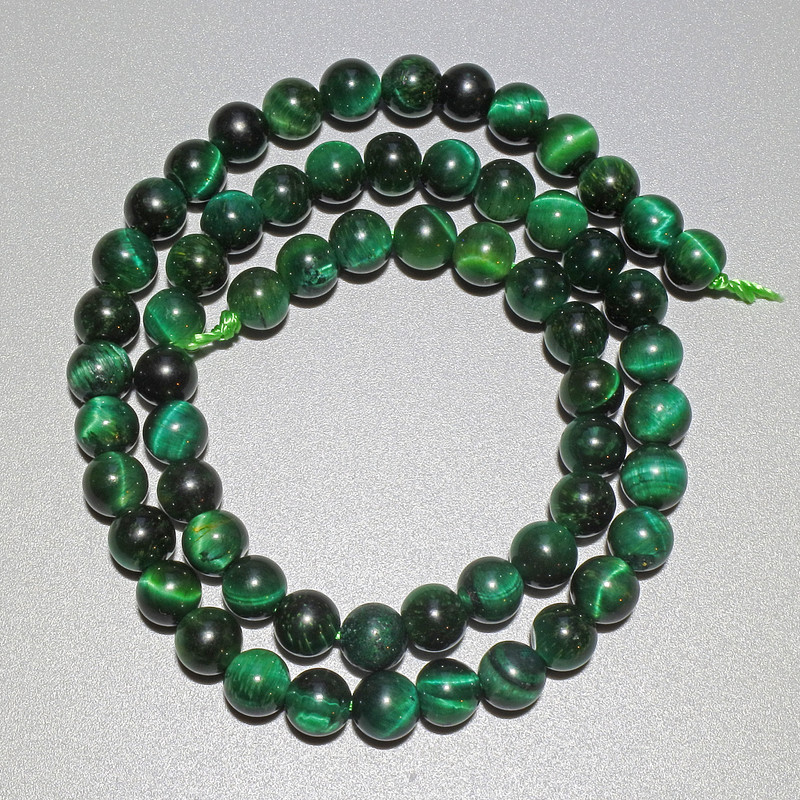 Green Cat's Eye Beads, natural stone, smooth round beads, approximately 6.5 mm in diameter, approximately 37 cm long on a thread
