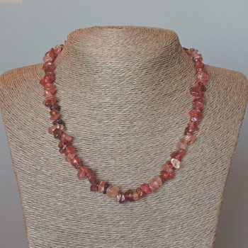 Strawberry Quartz Beaded Necklace, natural stone chips, 8x3 mm, length 45 cm