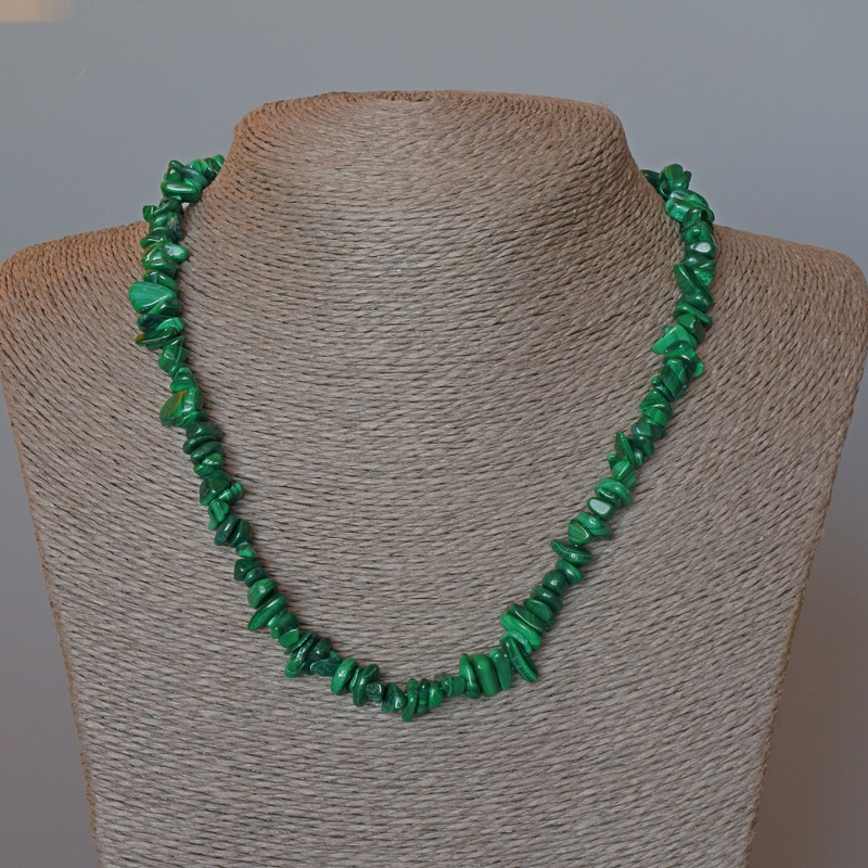 Natural malachite chip-bead necklace, diameter 8×3 mm, length 48 cm