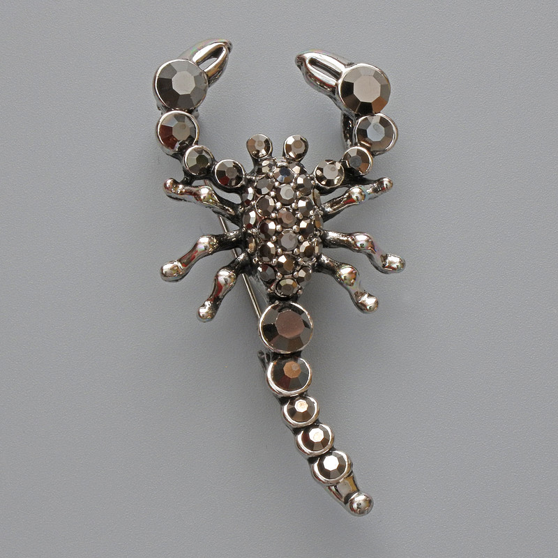 Scorpion brooch pendant with black crystals, silver-tone metal 28×54 mm
