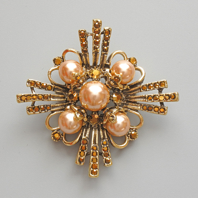 Accent Brooch Pendant with Yellow Beads and Crystals, Golden Metal 53x52mm