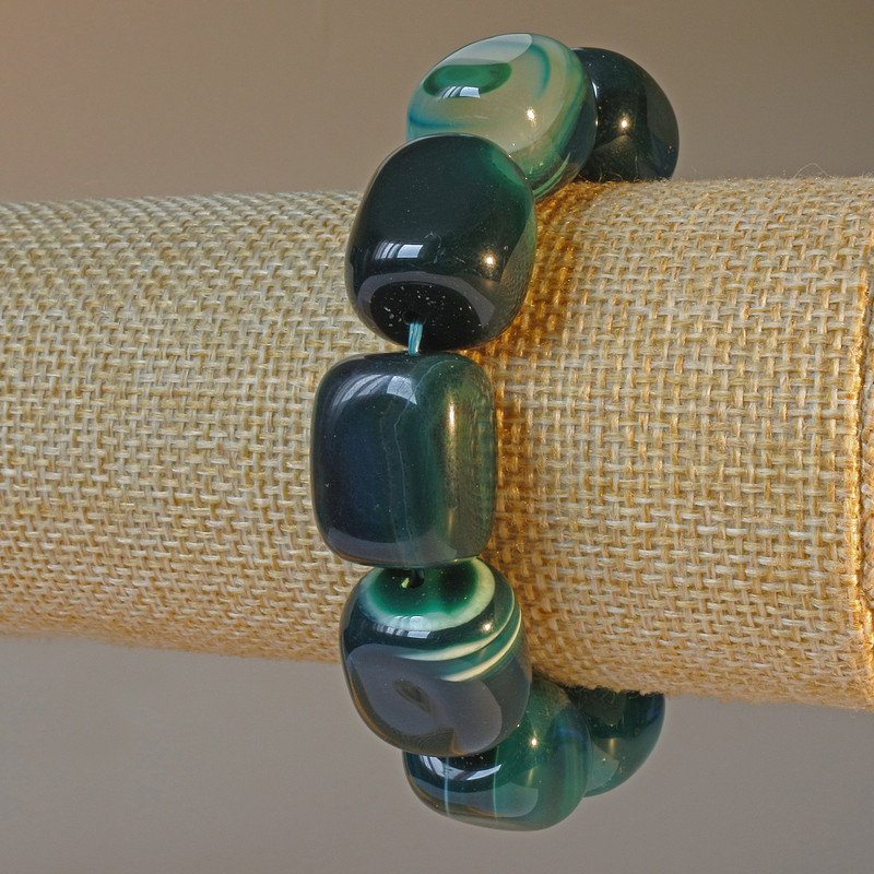 Bracelet in Green Agate natural stone with brick-shaped beads, 15x19 mm, length 18 cm (stretch)