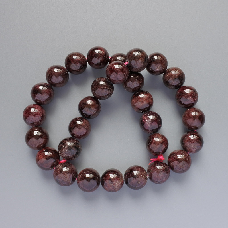Garnet Beads, Natural Stone, Smooth Round Beads, Diameter 13-13.5 mm, Length 39 cm, on Thread