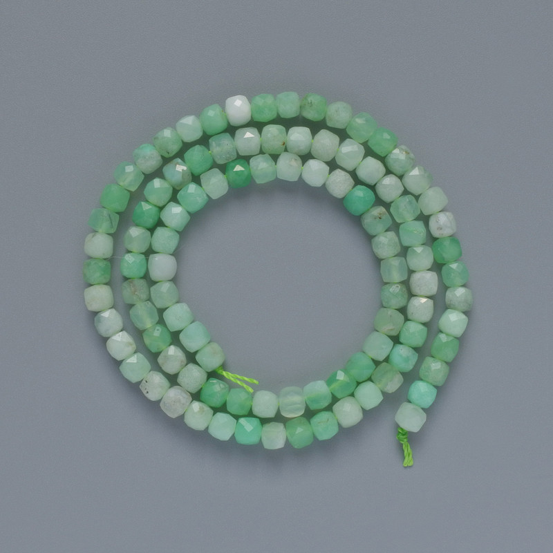 Emerald beads, natural stone, faceted cube, 4 mm diameter, 38 cm length on thread