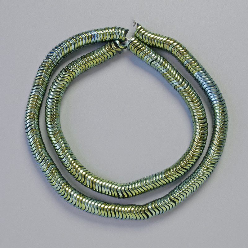 Hematite beads, wave-shaped rondelle, green chameleon color, diameter 6×1 mm, strand length 42 cm