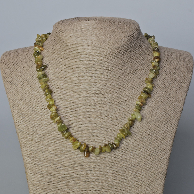Grossular Necklace (Green Garnet) natural chip stones, diameter 13×5–8×5 mm, length 48 cm +/-