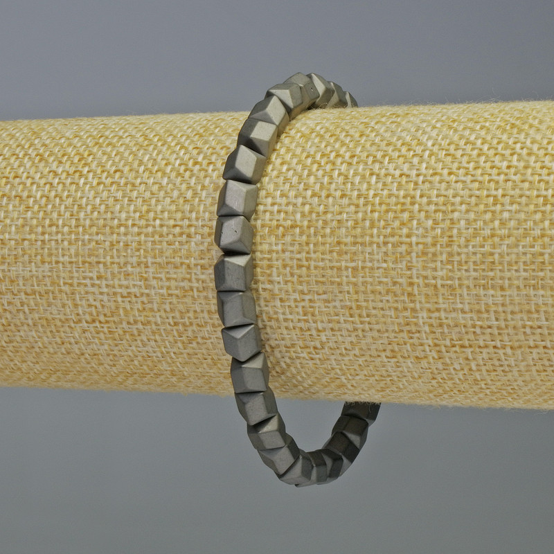 Hematite bracelet with hexagonal zigzags, matte gray color, 6x6 mm diameter, 18 cm length, stretch