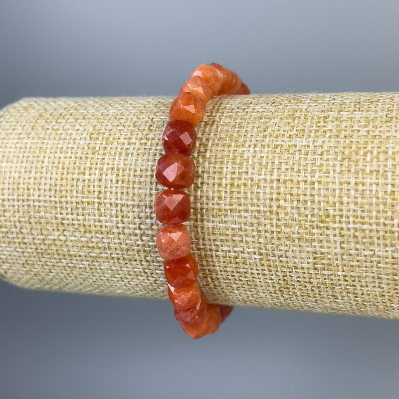 Mashan Nephrite Bracelet, Faceted Cube 7x7 mm, Length 18 cm, Stretch