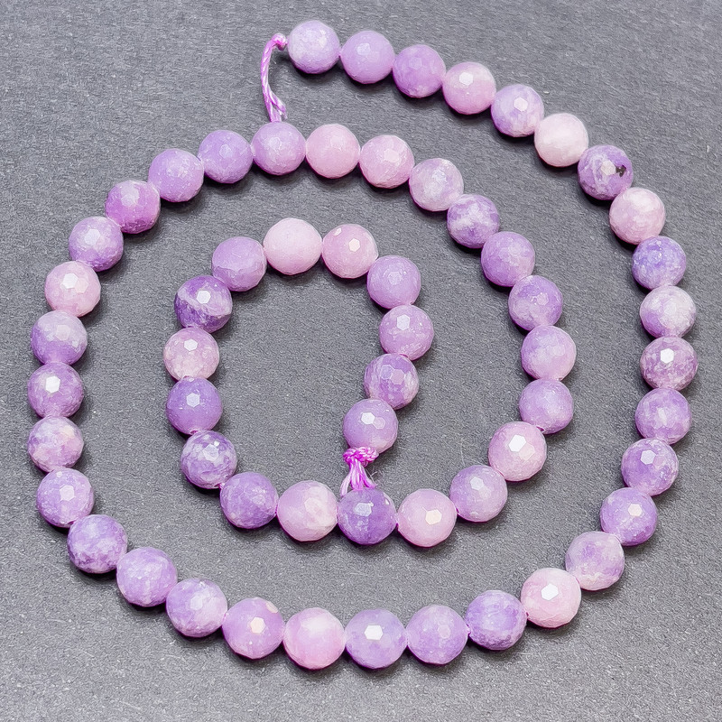 Намистини Лепідоліт на нитці гранована кулька, діаметр 6мм+-, довжина 36см