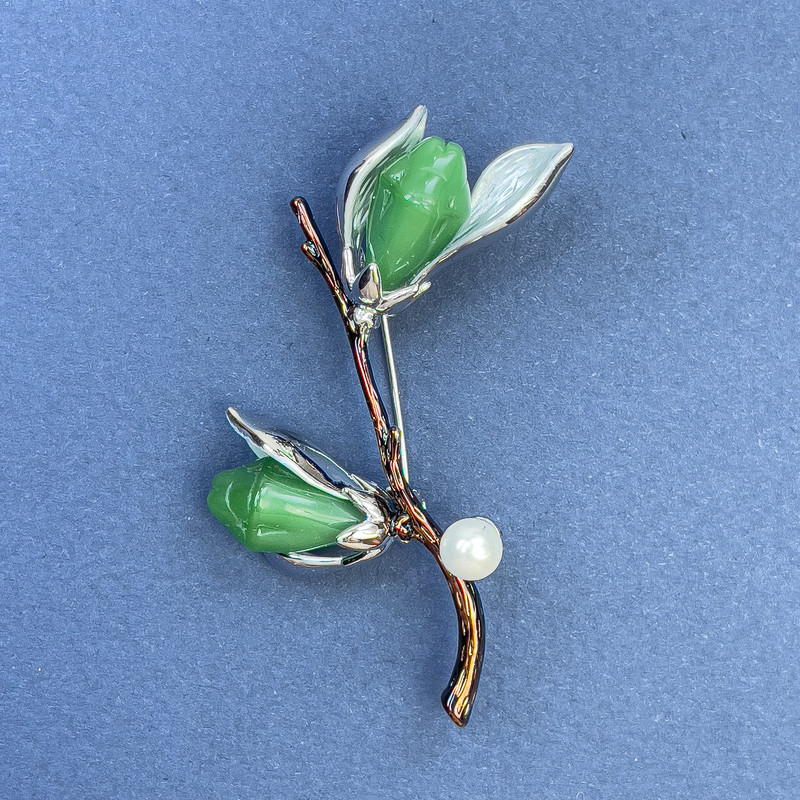 Brooch 'Twig with Flower and Pearl' Gray and Brown Silvertone Metal 48x59mm+