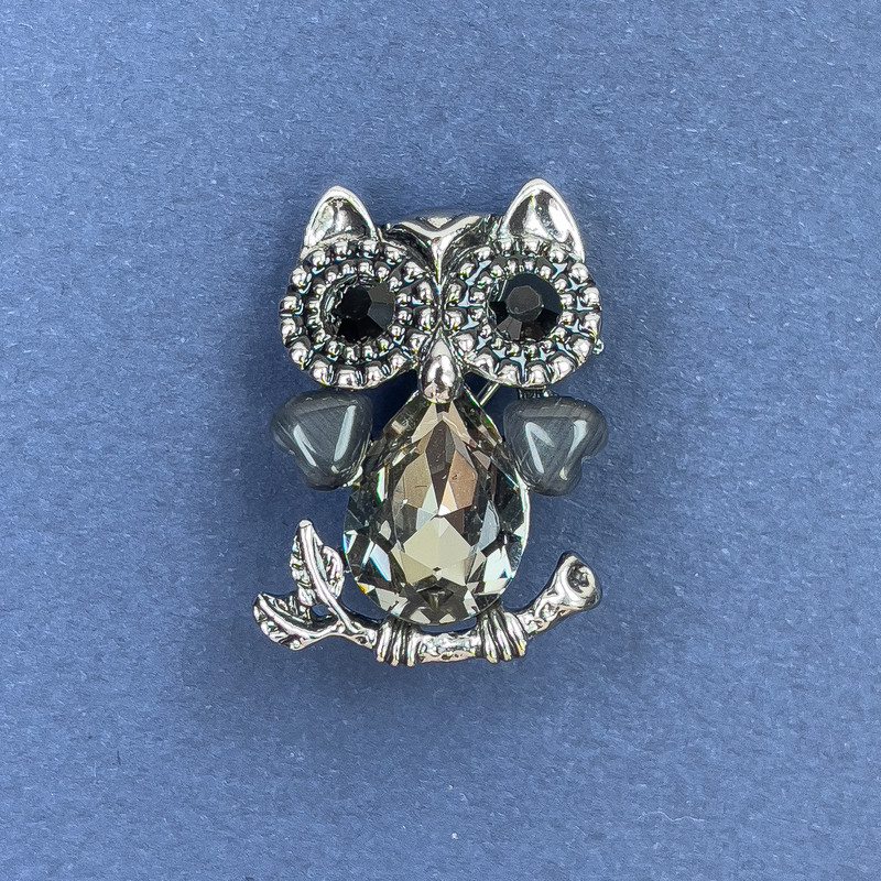Owl brooch pendant with gray and black crystals, silver-toned metal, diameter 18 mm, length 27 mm