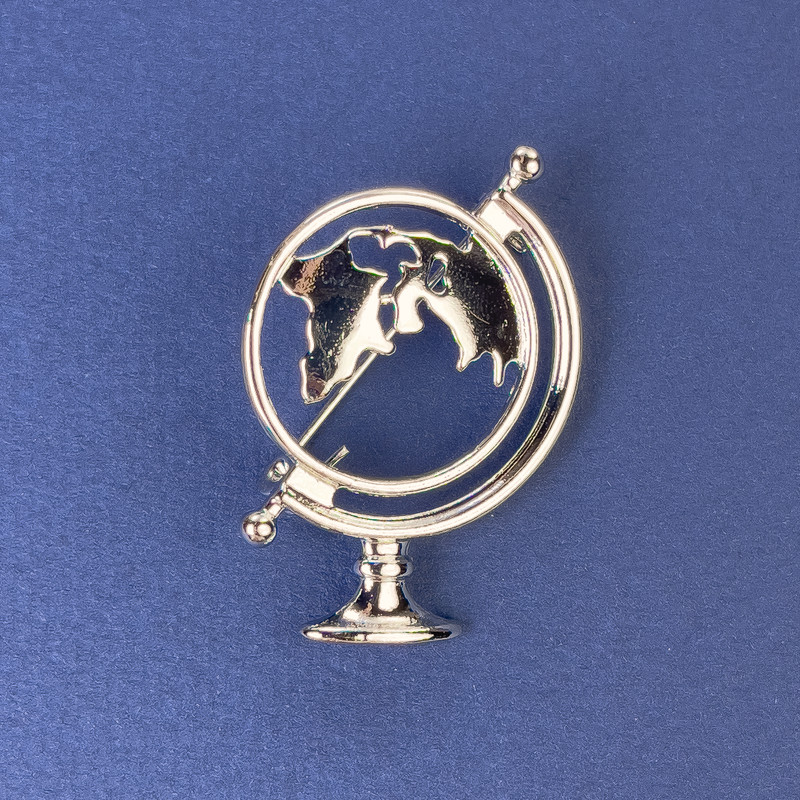 Globe Brooch 37×26 mm ± Silver-Toned Metal