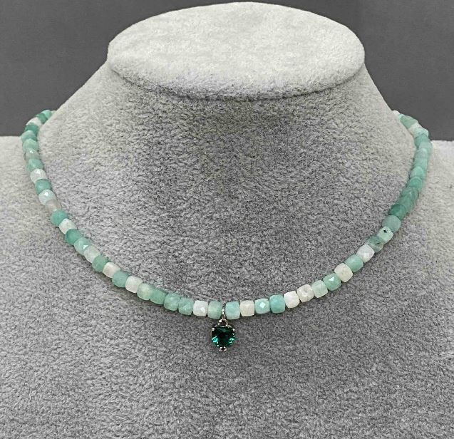 Emerald Choker with Natural Emerald Cube, 4 mm Diameter, Pendant with Green Crystal in Gold-Tone Metal, Length 36–41 cm