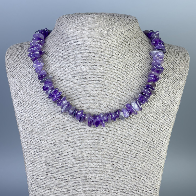 Amethyst Chip Necklace 10–13×2–4 mm, 45 cm long, with a clasp