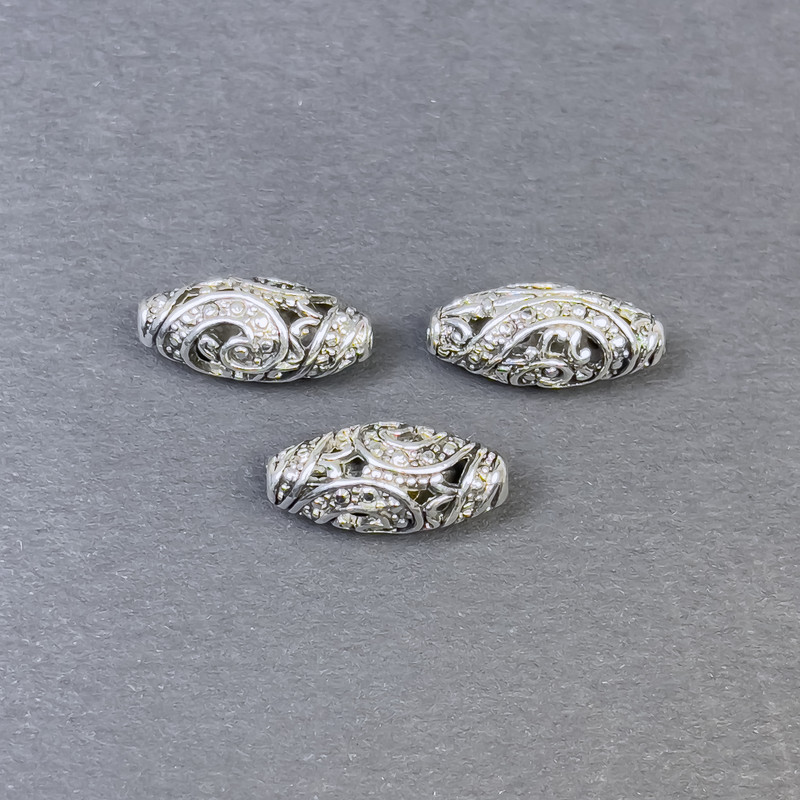 Bead-insert fittings, silver metal color, 18×8 mm diameter, hole diameter ~2 mm, packaging 3 pcs