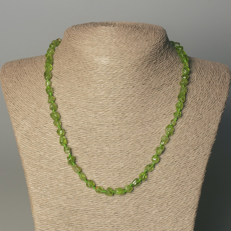Chrysolite Faceted Bead Necklace, 9x5 mm diameter, 50 mm length, with clasp