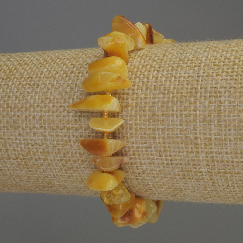Amber Chip Bracelet 8–13 × 4–5 mm with 3 mm seed beads, elastic, 18 cm