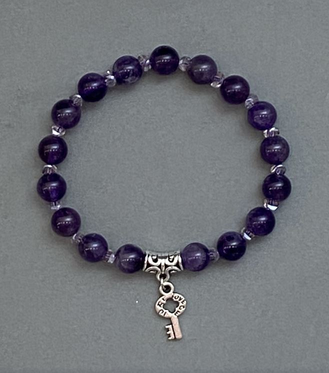 Amethyst Bracelet with Smooth Round Beads, 8 mm Diameter, Crystal Beads 4×2.5 mm, Length 18 cm, Stretch