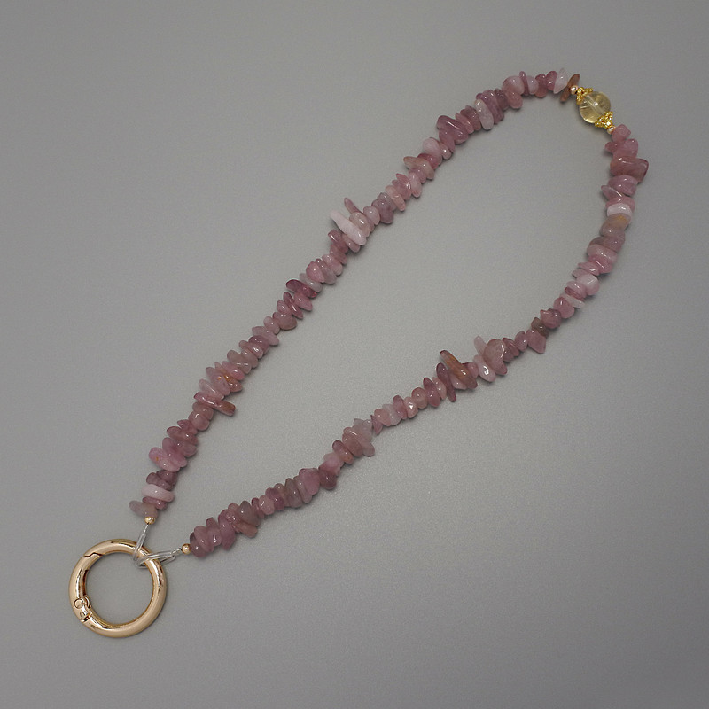 Keychain for keys – Strawberry quartz chips, 7–15×2–4 mm, ring diameter 24 mm, total length 40 cm (bead length 37 cm)