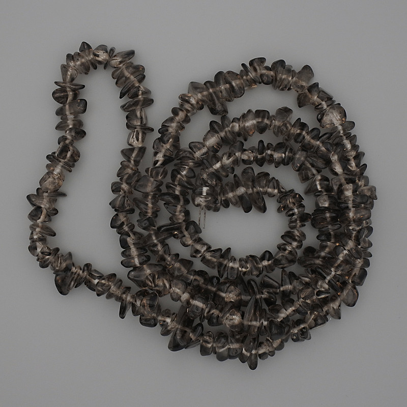 Smoky quartz chip beads, diameter 6-10×2-4 mm, length 80 cm on thread