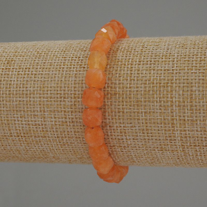 Mashan Jade Bracelet with Faceted Cube, 7×7 mm, 18 cm, stretch