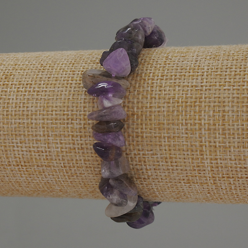 Amethyst chip bracelet, diameter 7–14×4–7 mm, stretched length 18 cm